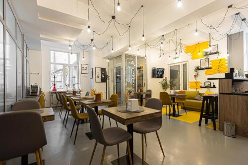 Posezení v ubytování Stories Hub Hostel