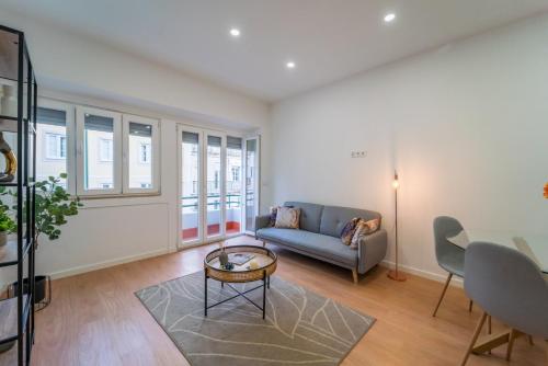 Bright 3BR w/ 2 Baths – Near Graça & Tagus | By Airnest