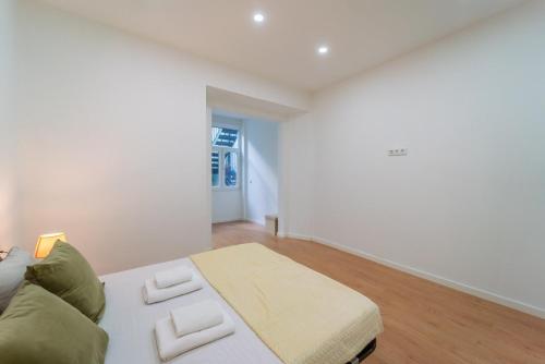 Bright 3BR w/ 2 Baths – Near Graça & Tagus | By Airnest