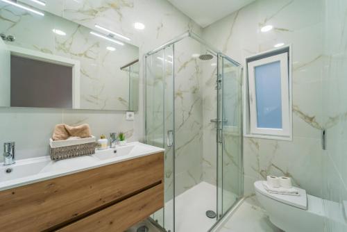Bright 3BR w/ 2 Baths – Near Graça & Tagus | By Airnest