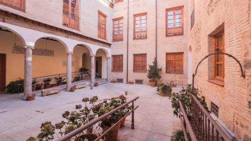 Rojas IV Apartment by Toledo AP