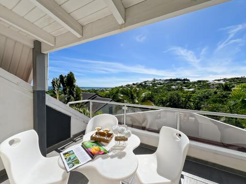 Mango Loft with Jacuzzi in Orient Bay