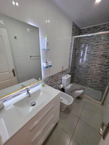 Apartment Jacaranda 2 by sea and beach, pool, very central, dishwasher, Wifi, fantastic seaview