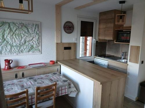 Appartement rénové 6 pers, vue montagne, proche pistes