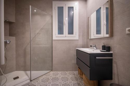 You Stylish Uptown Barcelona Apartments