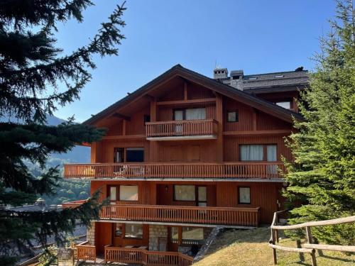 Appartement skis aux pieds 7 personnes au cœur de Méribel - FR-1-411-953
