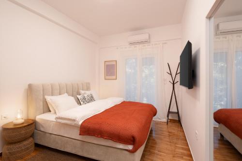 Cozy & Stylish 2BR Home Near Kallimarmaro
