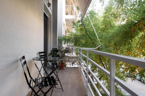 Cozy & Stylish 2BR Home Near Kallimarmaro