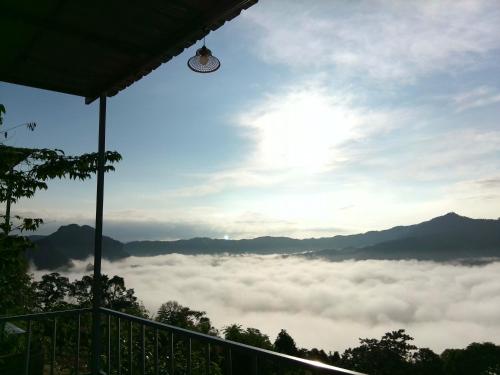 Φυσικό τοπίο κοντά σε οργανωμένο κάμπινγκ