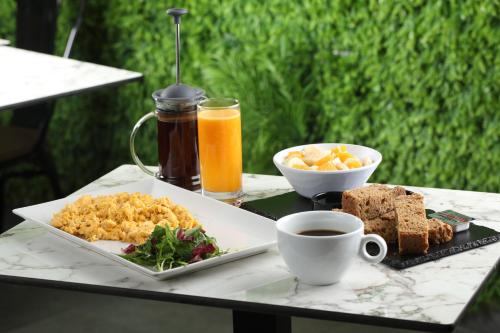 Jídlo v hotelu nebo okolí