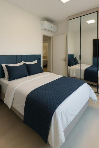 Postel nebo postele na pokoji v ubytování New Brava Breeze with Luxury and Exclusivity