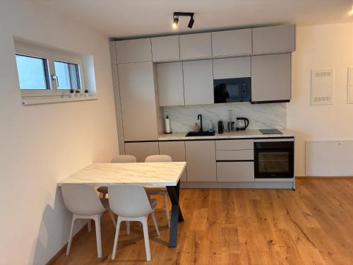 Superior apartment - UNO City & Kaiserwasser