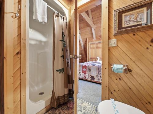 Phòng tắm tại A Secluded Retreat #216