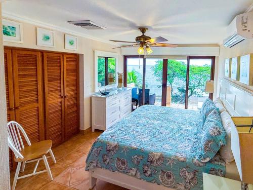 Postel nebo postele na pokoji v ubytování Villa Mariposa 10 Luxury Beachfront Escape