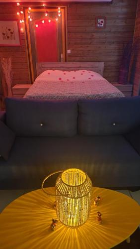 Afbeelding uit fotogalerij van Mon Jacuzzi privé sur les pas de Compostelle in Saint-Léonard-de-Noblat