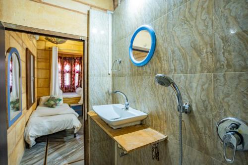 Un baño de Hotel Fotiya jaisalmer