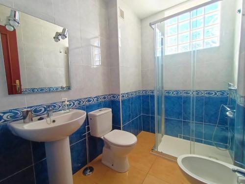 Ένα μπάνιο στο Miramar 9