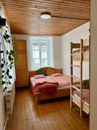 Ένα ή περισσότερα κρεβάτια σε δωμάτιο στο The Old School House