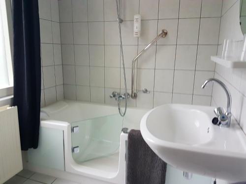 Et badeværelse på Apartments Bommels