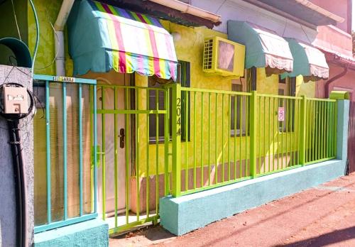 Foto Artsy entire House, fully equipped, 2 rooms, 2 beds, parking, all to yourself! 1