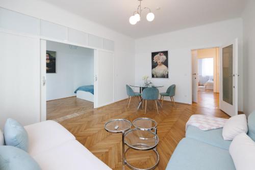 Operastreet Residences - Big Business Apartment