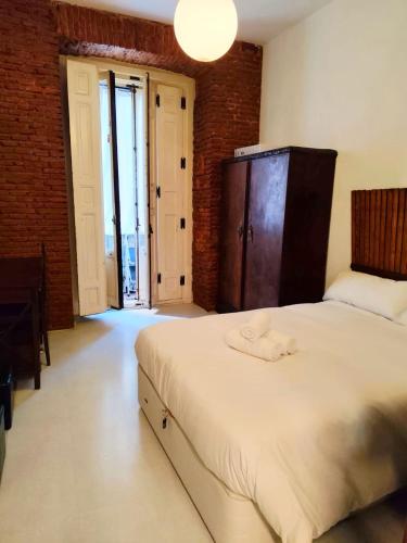 Estudio luminoso en plaza de España by beBalmy