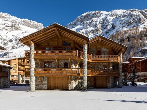 Appartement de Charme avec Cheminée et Grande Mezzanine à Val-d'Isère