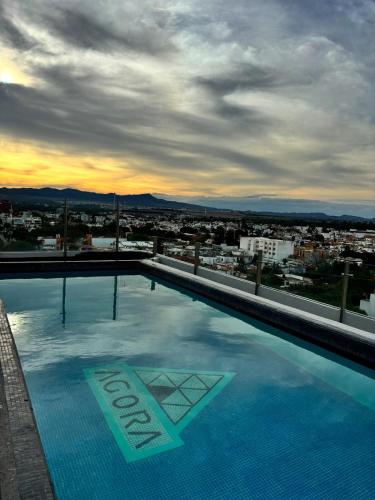 Πισίνα στο ή κοντά στο Departamento completo con balcon en Av Carranza