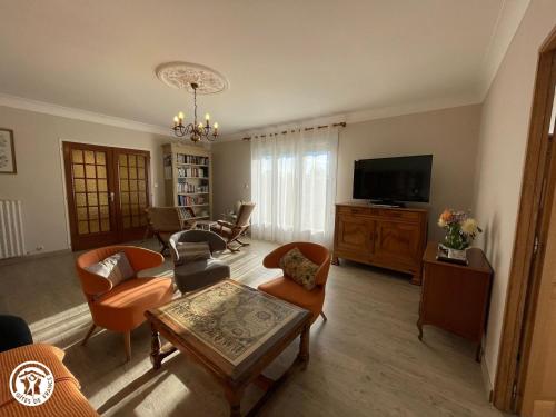 Maison rénovée avec grand jardin, proche des Sables-d'Olonne, 4 chambres, terrasse et Wifi