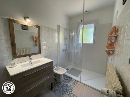 Maison rénovée avec grand jardin, proche des Sables-d'Olonne, 4 chambres, terrasse et Wifi