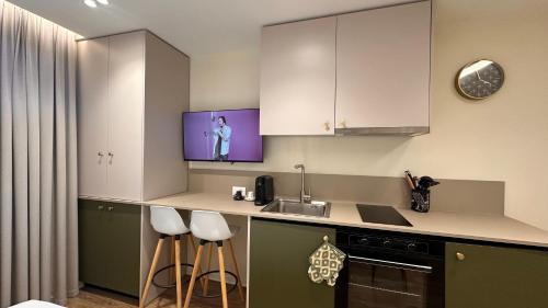 Matisse No29 - City Center Studio With Parking