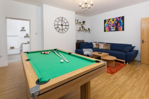 Harrington Chambers by Charming Apartments - Pool Table & Ping Pong photo 3