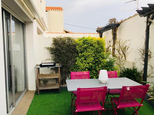 Studio rénové à deux pas de la plage des Lutins - Terrasse privée, parking et animaux acceptés - FR-1-426-515