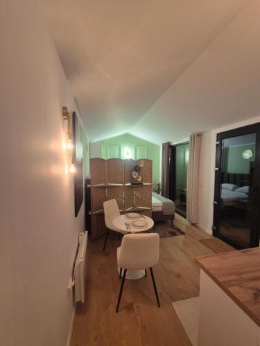 Voodi või voodid majutusasutuse Veya Cabins Apuseni toas