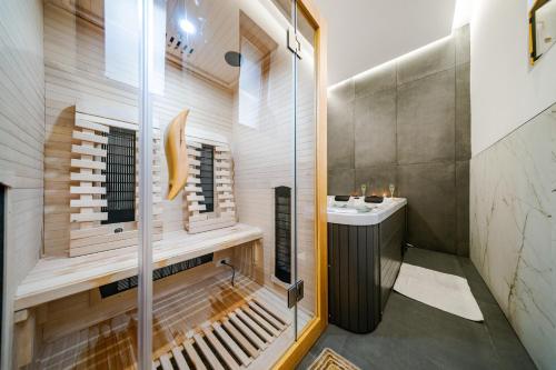 Ένα μπάνιο στο Viridis Hotel