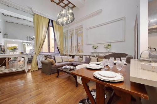 Luxury Navona apartments by Flatinrome