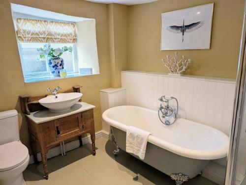 Vannituba majutusasutuses Cotswolds Townhouse in centre of Tetbury