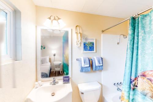 Ένα μπάνιο στο Lamplighter Inn - 115 Turtle Bay