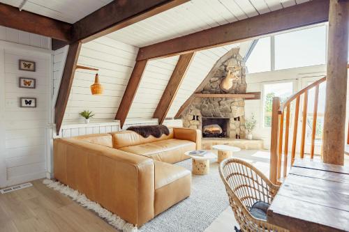 Posezení v ubytování Big Mountain View! Hot Tub! Downtown Gatlinburg Chalet Village! AFrame! Smoky Mountain National Park! Après Chalet