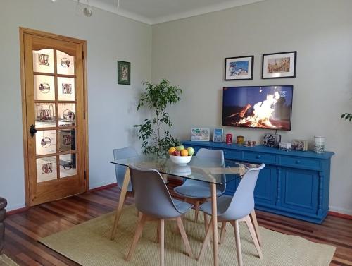 TV a/nebo společenská místnost v ubytování Casa patrimonial completamente renovada a minutos del centro