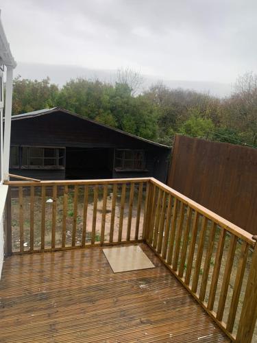 Balkón nebo terasa v ubytování Modern Family House with Parking