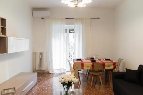 Whole apartment near main subway