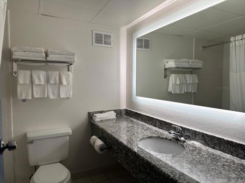 Koupelna v ubytování Quality Inn & Suites Everett