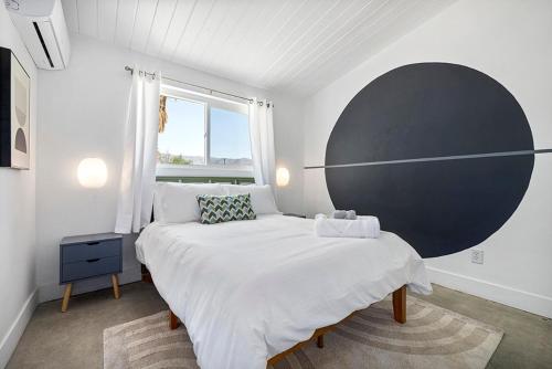 Photo de la galerie de l'établissement Rancho Relaxo - hot tub, fire pit, open air bath and comfy beds, à Twentynine Palms