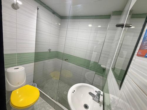 Koupelna v ubytování Hotel Alojamientos Villavicencio