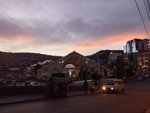 Nespecifikovaný výhled na hory nebo výhled na hory při pohledu z hotelu