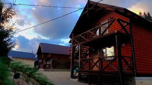 Das Gebäude in dem sich das Ferienhaus befindet