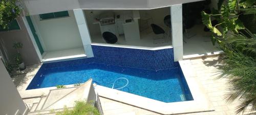 una vista aérea de una piscina en Pousada Lima, en Volta Redonda