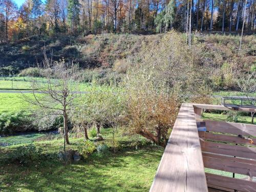 Jardin de l'établissement Maison familiale en lisière de forêt