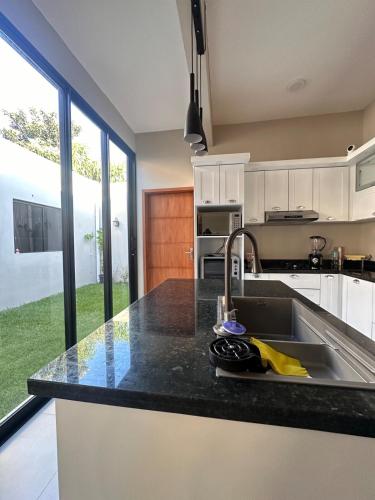 Nhà bếp/bếp nhỏ tại CASA con traslado incluido a la final